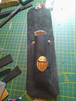 Erster Test ob das Messer passt.